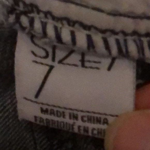 Empyre denim distressed, cut off Jean shorts embroidered pocket size 7 - Picture 6 of 9